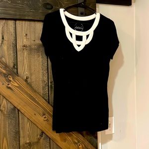 Nice shirt for work or casual dress. Smoke free home.